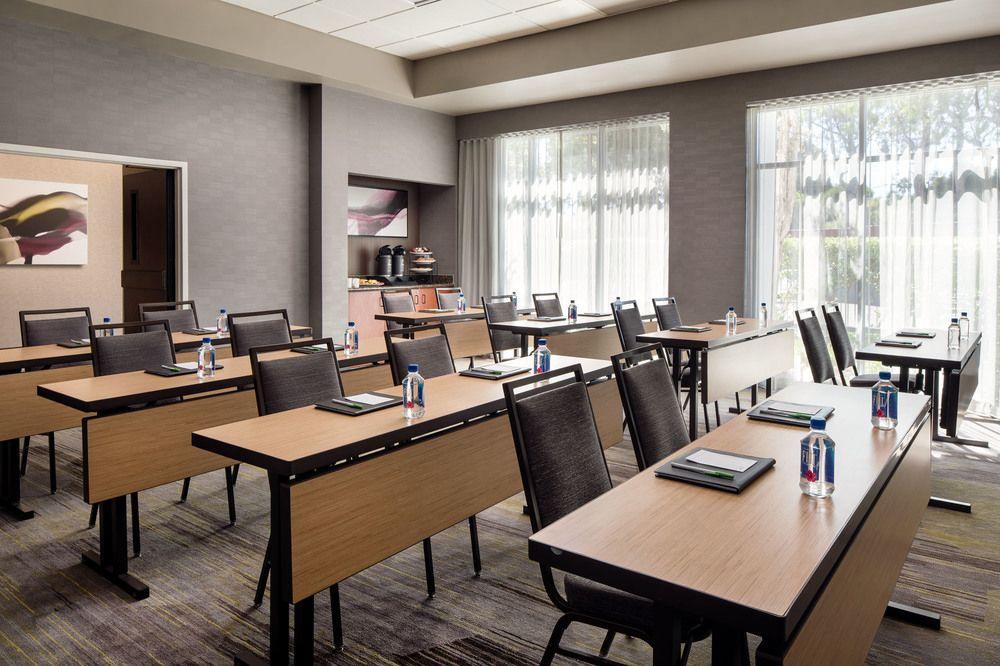 Courtyard By Marriott Richmond Berkeley Hotell Exteriör bild