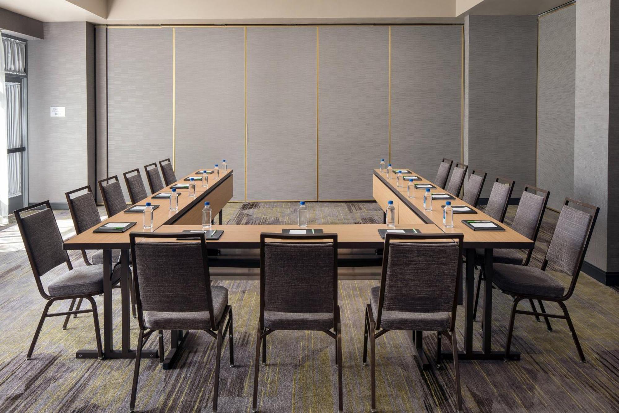 Courtyard By Marriott Richmond Berkeley Hotell Exteriör bild