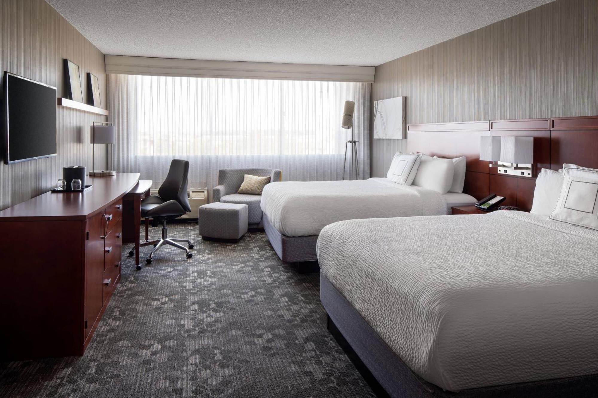 Courtyard By Marriott Richmond Berkeley Hotell Exteriör bild