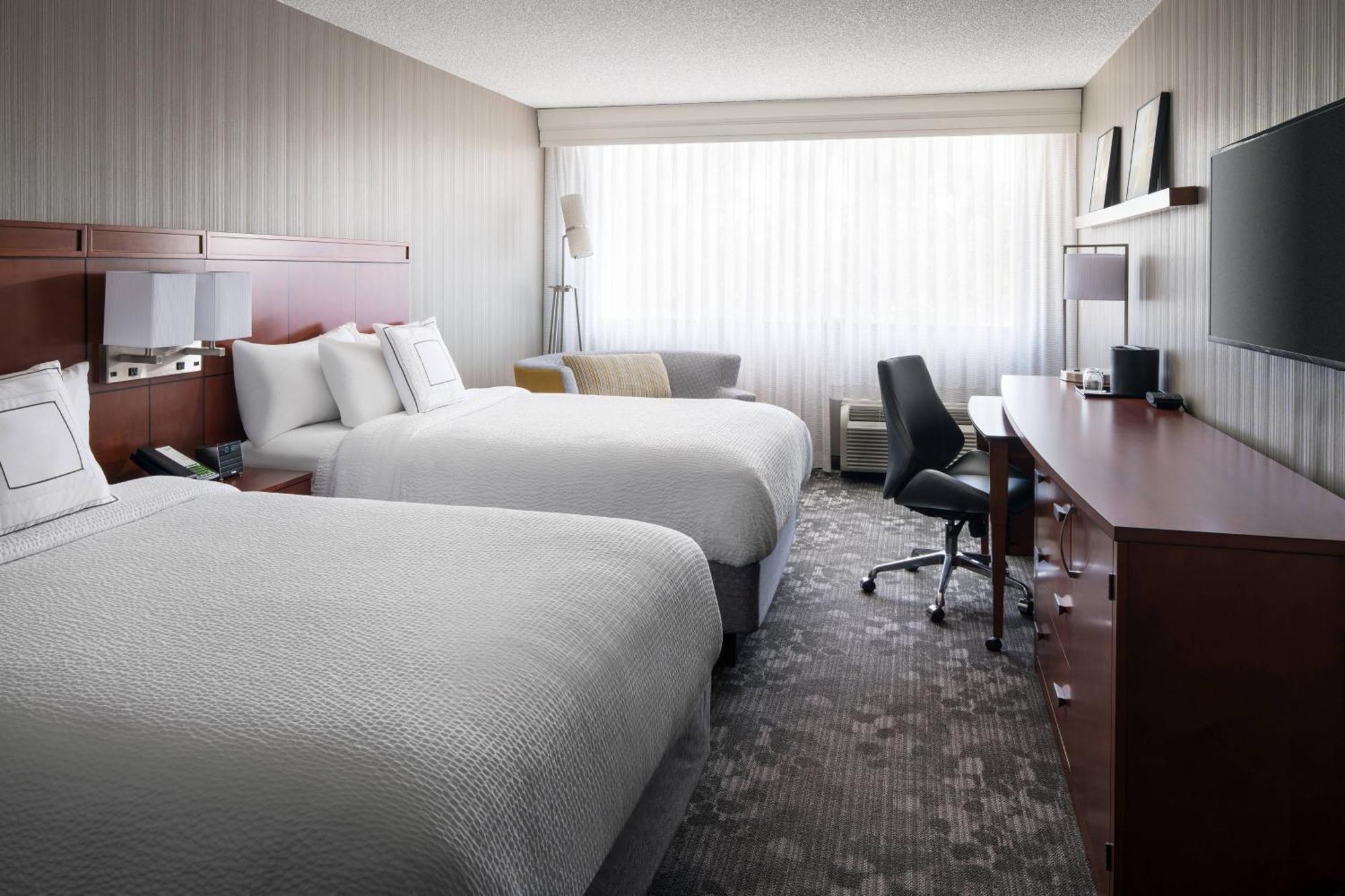 Courtyard By Marriott Richmond Berkeley Hotell Exteriör bild