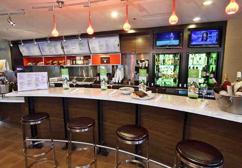 Courtyard By Marriott Richmond Berkeley Hotell Exteriör bild