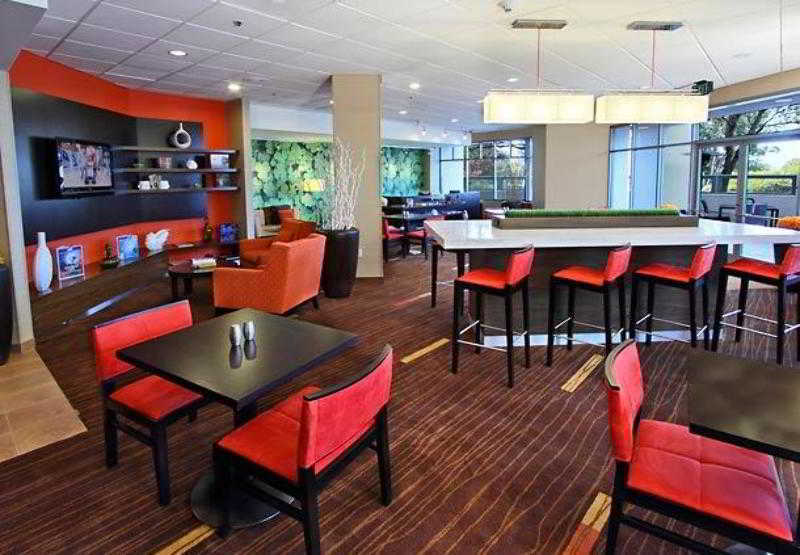 Courtyard By Marriott Richmond Berkeley Hotell Exteriör bild